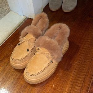 Faux fur slippers